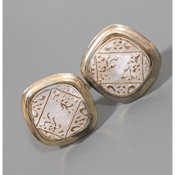 SWANK Other - Vintage White Glass Ornate Gold Tone Square Cufflinks